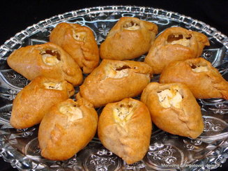 Открытые пирожки с сыром и зеленью