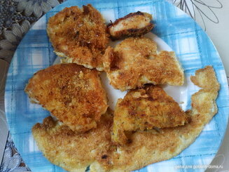 Куриные отбивные в морковной панировке