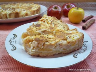 Яблочный пирог с творожной заливкой