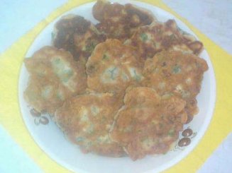 Оладьи с яйцом и зеленым луком
