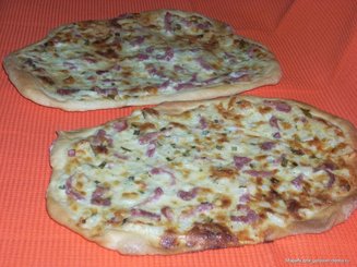 Фламмкухен из Эльзасса - пирог с луком, беконом и сыром