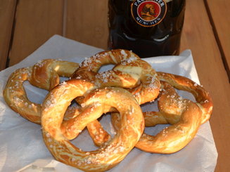 Брецели (Laugenbrezeln)