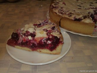 Швабский пирог с черной смородиной