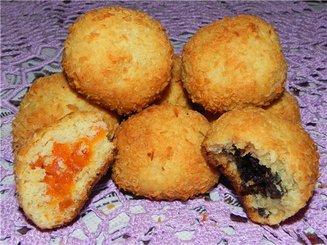 Печенье "Кокосовые шарики с начинкой из чернослива и изюма"