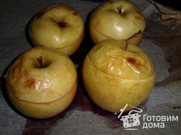 Запеченные яблоки с черничным джемом фото к рецепту 8