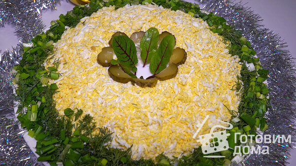 Салат праздничный с языком и солеными огурцами фото к рецепту 2
