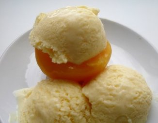 Мороженое из консервированных персиков