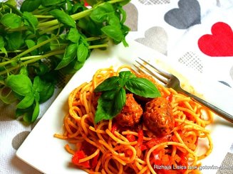 Спагетти с фрикадельками "Sugo"