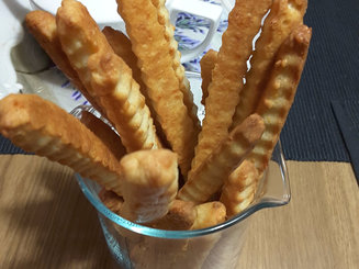 Сырные палочки (печенье)