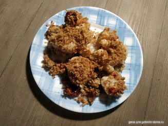 Треска запеченная под вялеными помидорами