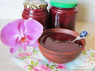 Сырое варенье из черной смородины