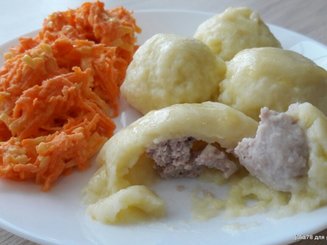 Картофельные кнедлики с мясом