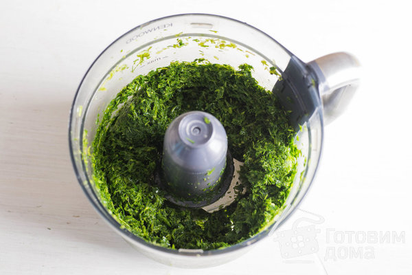Слоеные лепешки с зеленью: рецепт простого блюда из доступных ингредиентов (Фото)