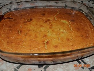 Заварной кукурузный пирог с яблоками