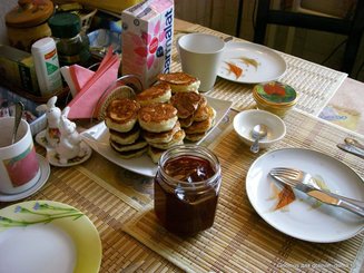 Пышные оладушки на дрожжах
