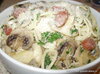Сливочная паста с салями, грибами и чесноком