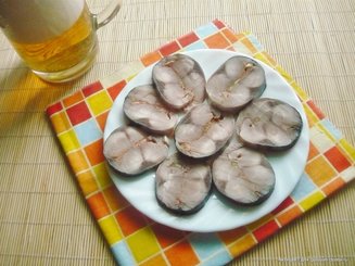 Скумбрия пряно-соленая, приготовленная в морозильной камере
