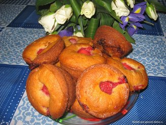 Клубнично-кокосовые маффины