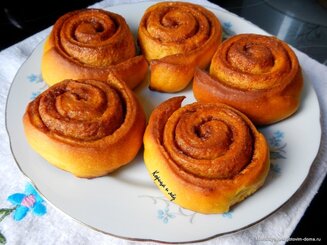 Тыквенно-медовые булочки-улитки с корицей