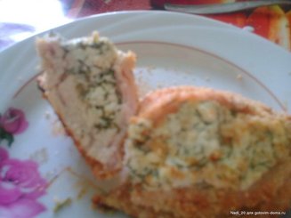 Куриное филе с творогом и зеленью