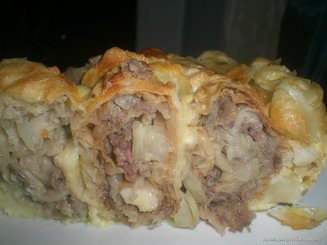 Ленивец из лаваша и мясного фарша