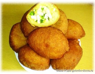 Творожные пирожки с зелёным луком и яйцом