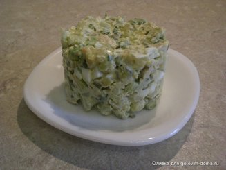 Салат "Скромный" (с авокадо , цветной капустой и...)