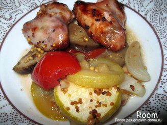 Курица запеченная с овощами