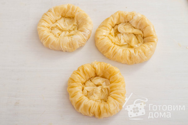 Сырный пирог из теста фило (Тиропита) фото к рецепту 10