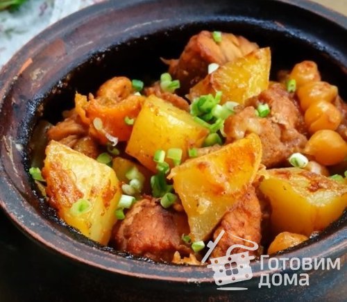 Свинина с картошкой в горшочке