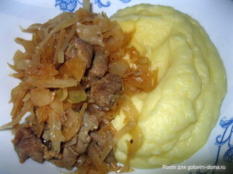 Капуста тушеная с мясом