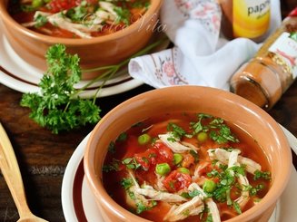 Мексиканский пряный суп с курицей