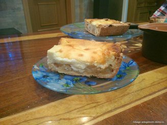 Яблочный пирог с творожной заливкой