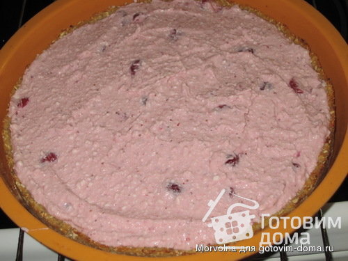 Творожный пирог с замороженными ягодами фото к рецепту 6