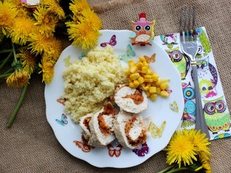 Рулетики из куриных грудок с овощами и грибами
