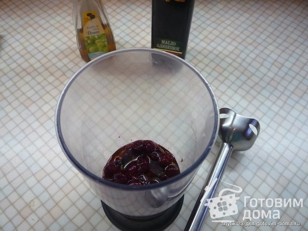 Теплый печеночный салат под вишневым соусом фото к рецепту 2