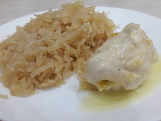 Куриные зразы с сыром в сырном соусе