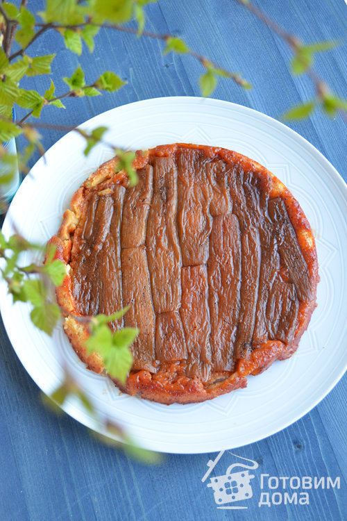 Tarte Tatin с ревенем и кардамоном