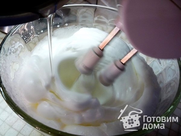 Шарлотт с ягодами и клубничным джемом фото к рецепту 8