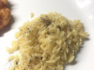 Spaghetti cacio e pepe - Спагетти с сыром и чёрным перцем