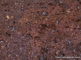 Брауни с орехами и карамелью