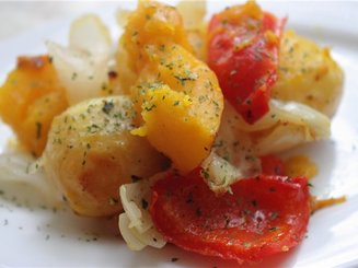 Картофель маринованный и запеченный в духовке с овощами
