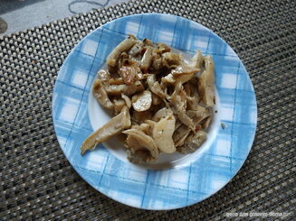 Манитарья ладолемоно (грибы с оливковым маслом и соком лимона)