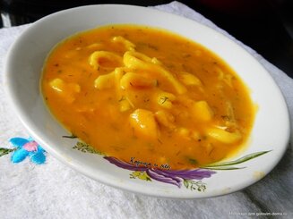 Домашняя лапша из тыквы на курином бульоне