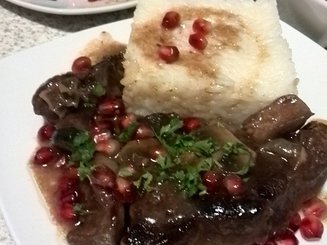 Телятина, томленая в гранатовом соке и вине