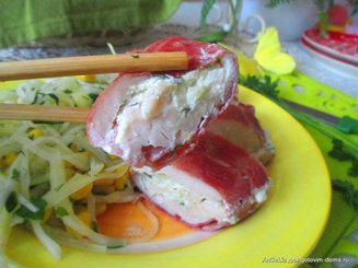 Куриные грудки в беконе со сливочным сыром