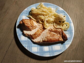 Паста со сметанным соусом и брокколи