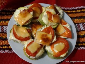 Кабачки с сыром и чесноком в духовке