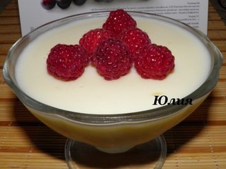Панна котта с вишневым соусом