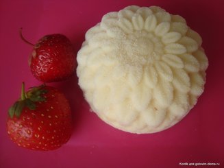 Домашнее мороженое со сгущенкой и персиками